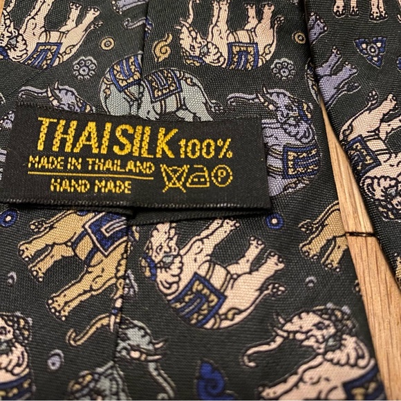 THAI SILK Men’s Necktie 100% Silk Handmade In Thailand Multicolor Elephant Print - Picture 3 of 8